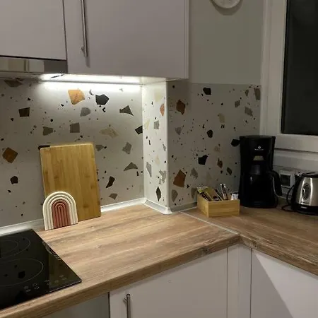 Sage Serenity Selanik